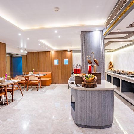 Regenta Inn Gurugram Гургаон Екстериор снимка