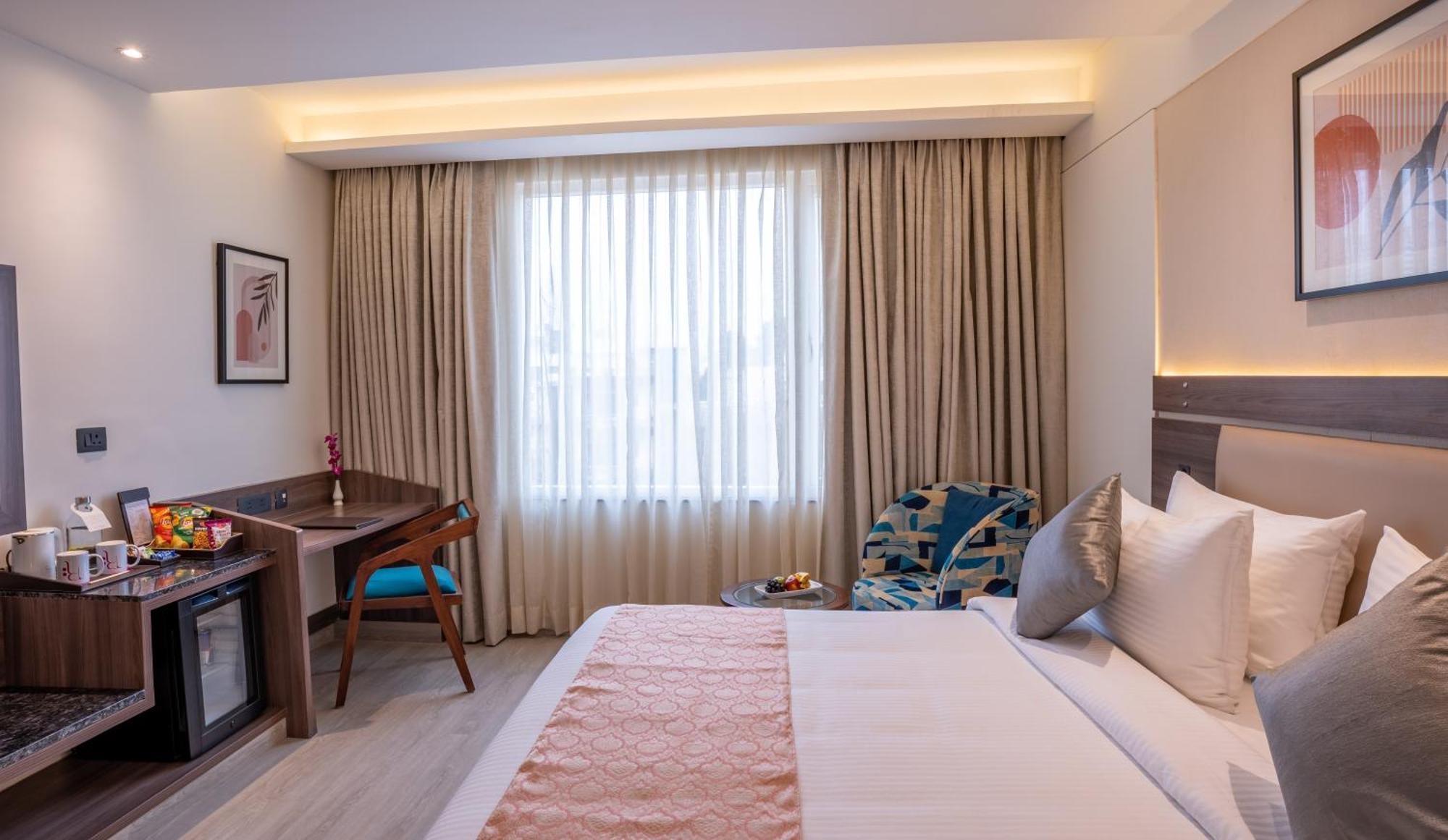 Regenta Inn Gurugram Гургаон Екстериор снимка