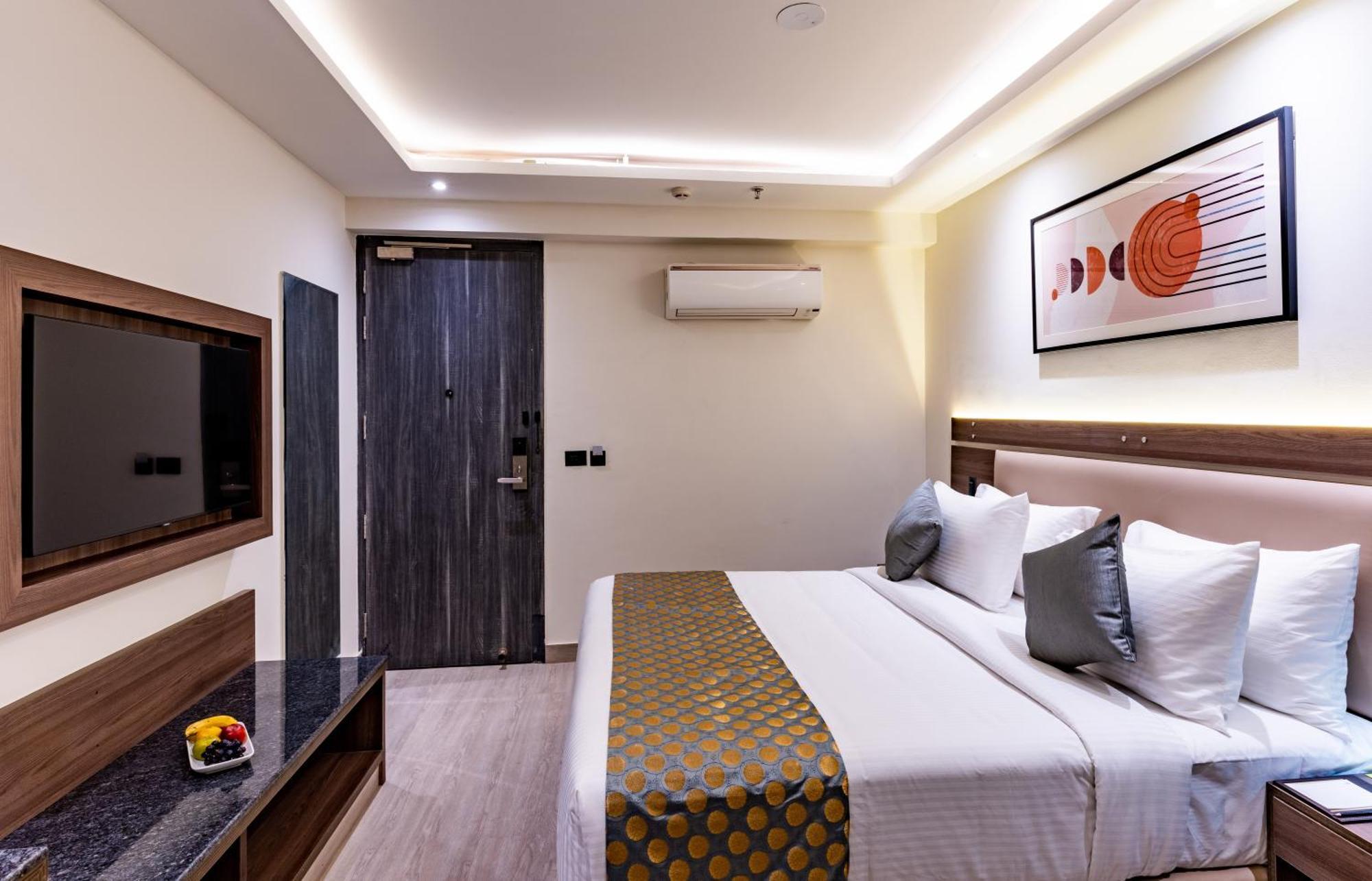 Regenta Inn Gurugram Гургаон Екстериор снимка