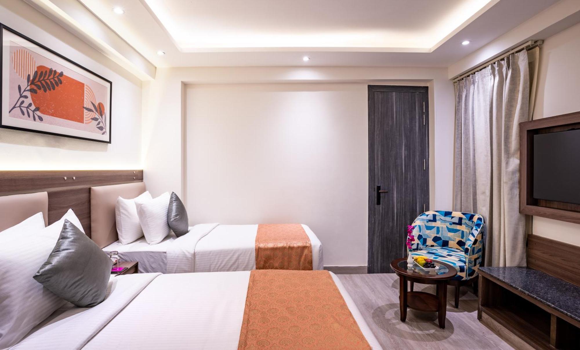 Regenta Inn Gurugram Гургаон Екстериор снимка