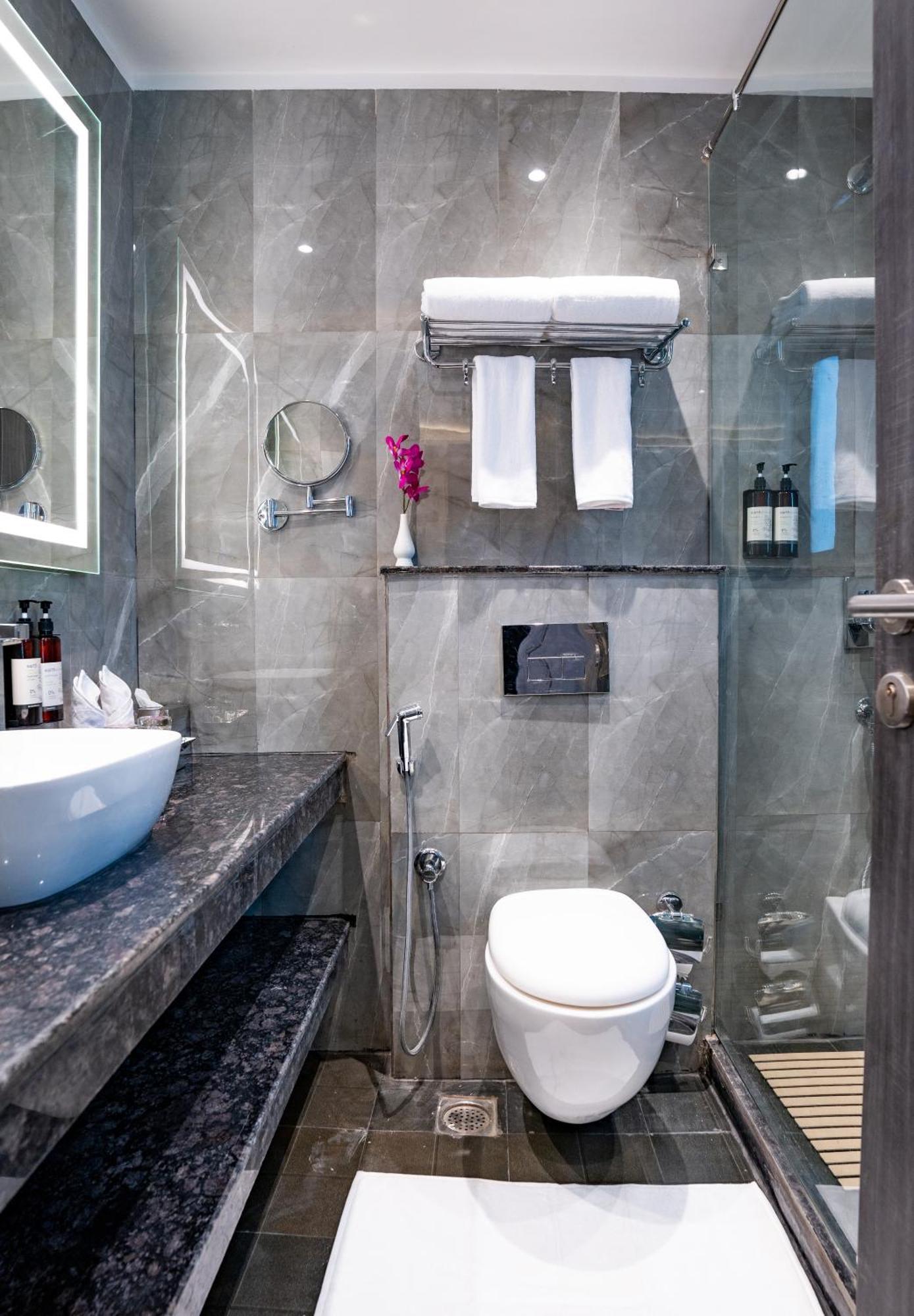 Regenta Inn Gurugram Гургаон Екстериор снимка