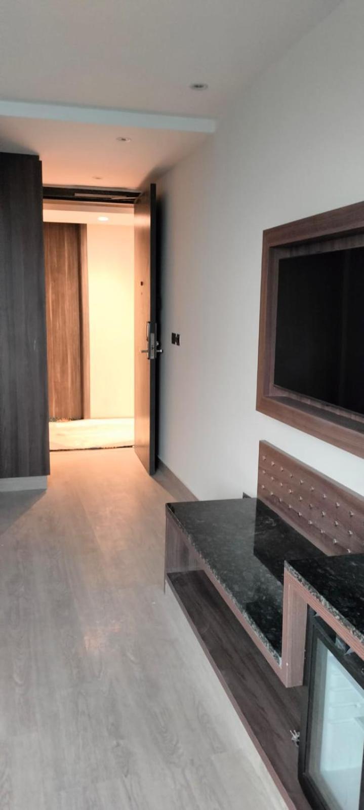 Regenta Inn Gurugram Гургаон Екстериор снимка