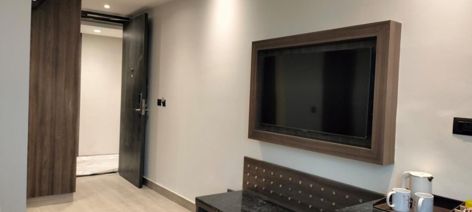 Regenta Inn Gurugram Гургаон Екстериор снимка