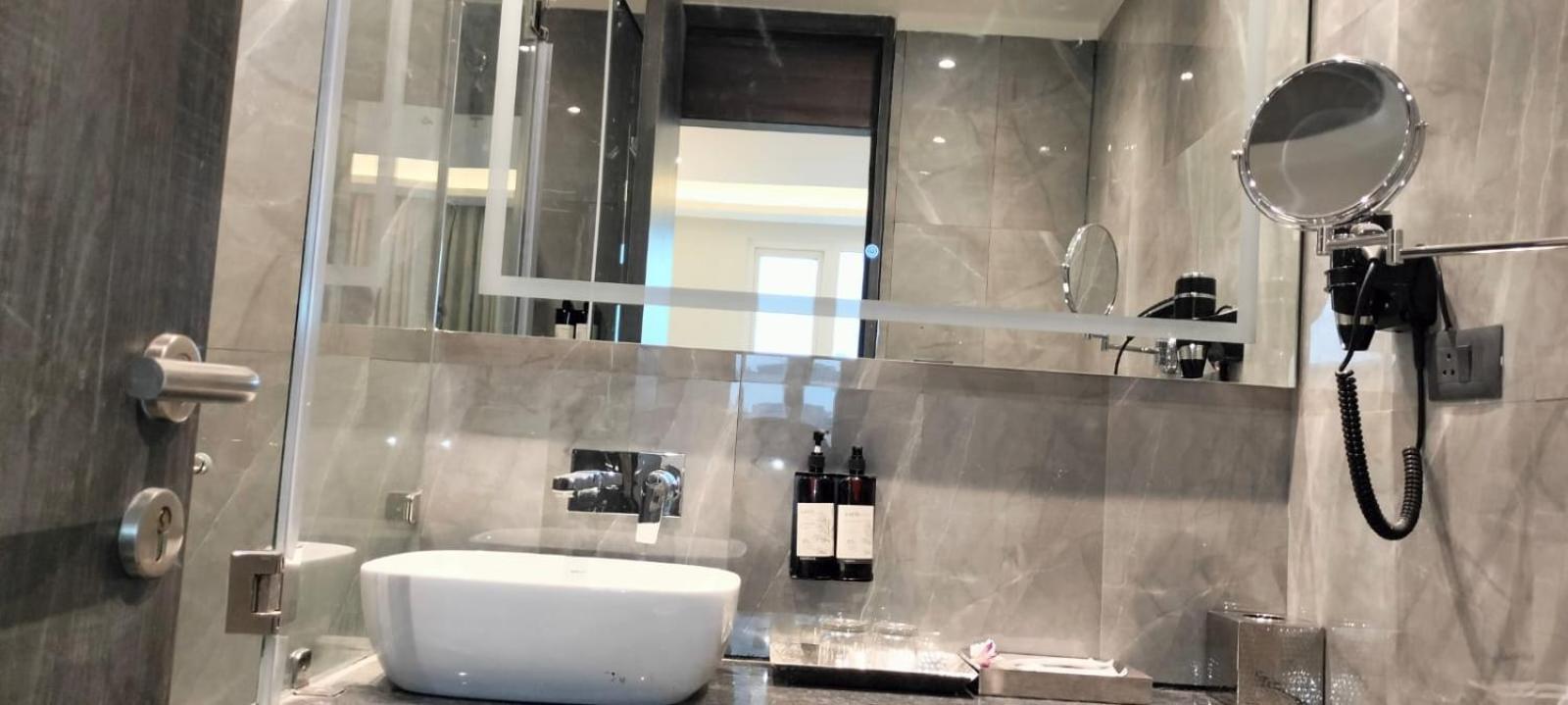 Regenta Inn Gurugram Гургаон Екстериор снимка